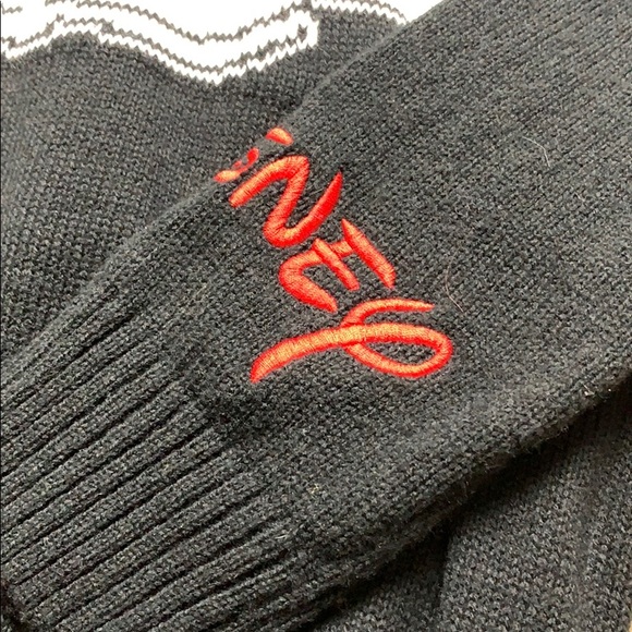 Mickey Mouse Sweater - Picture 3 of 3